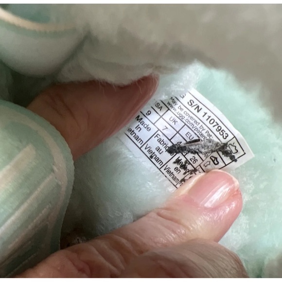 Uggs Fluff Slippers Mint Baby Blue Sz 9 Great Condition Awesome Summer Item - Picture 11 of 11